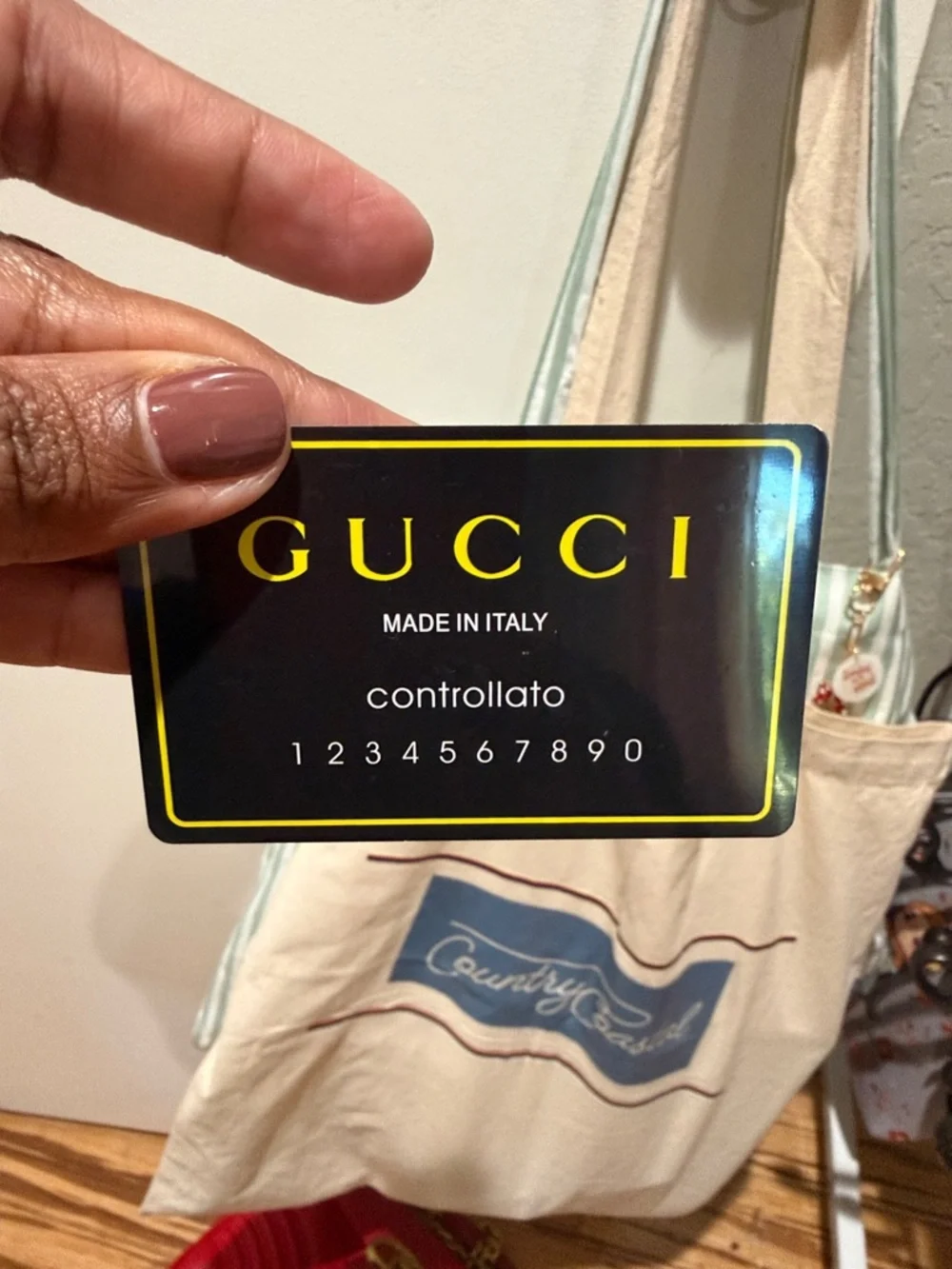 Gucci Red Quilted Shoulder Bag with Gold Double-G - Picture 4 of 6